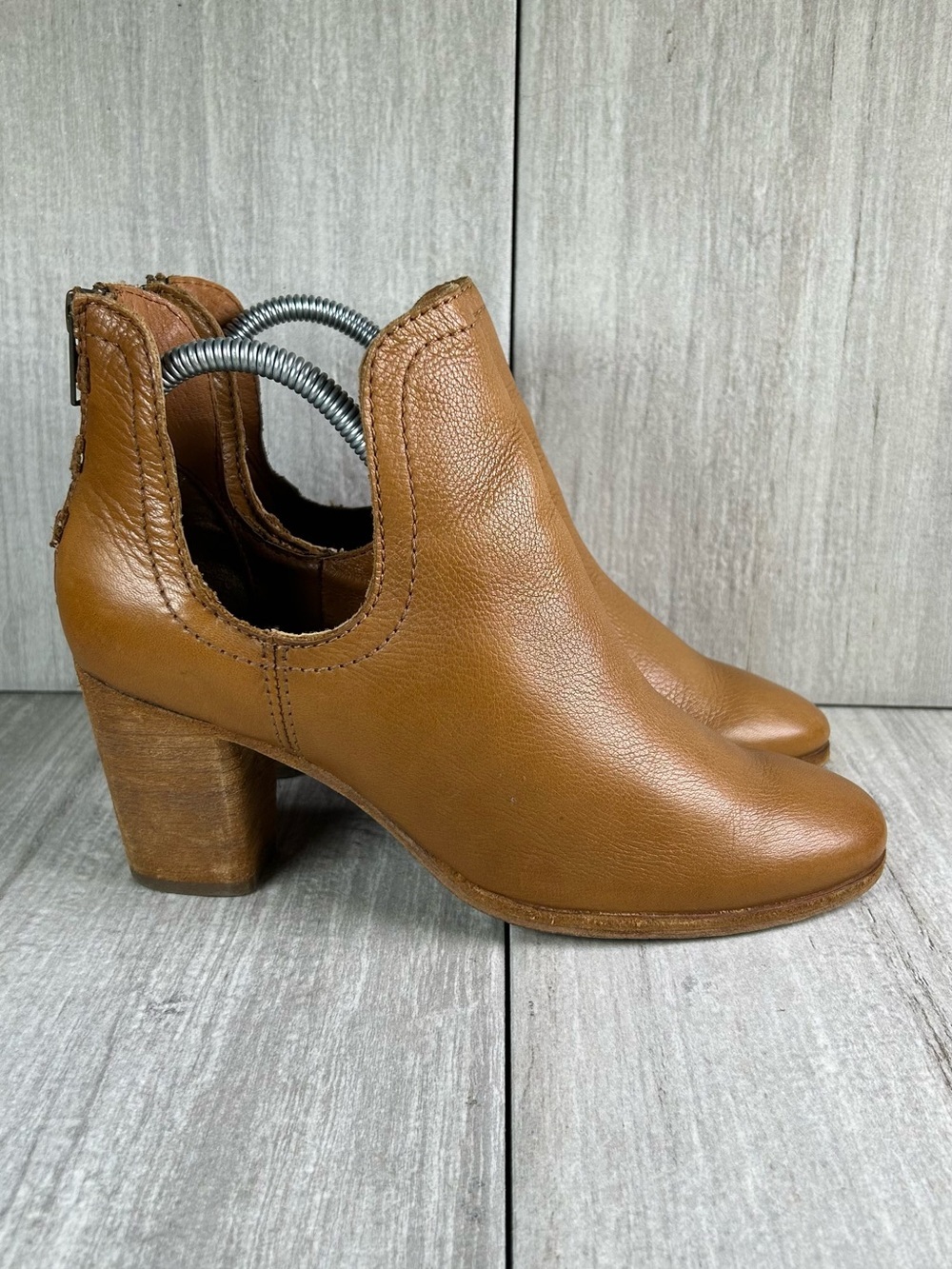 Frye Naomi Tan Cognac Leather Cutout Shooties Heel Booties Women’s Size 7.5 B